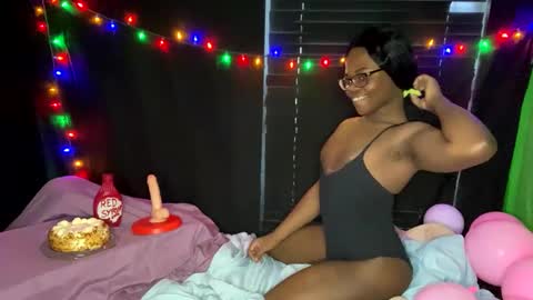 Snapshot of transgirl_omi chatting on September 13, 2025, 9:58 pm TransDomme Omi online show from September 13, 2025, 9:58 pm