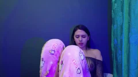 transgirlcol online show from January 6, 2026, 3:32 am