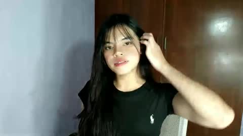 transpinay_kimxxx online show from February 19, 2026, 7:54 pm