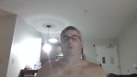 Snapshot of travelingman53 chatting on December 5, 2025, 4:43 am Travelingman53 online show from December 5, 2025, 4:43 am
