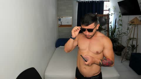 Snapshot of travis_bakerr chatting on December 15, 2024, 9:09 pm travis bakerr online show from December 15, 2024, 9:09 pm