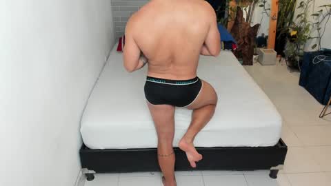 Snapshot of travis_bakerr chatting on February 8, 2025, 1:32 am travis bakerr online show from February 8, 2025, 1:32 am