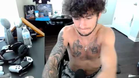 Trav online show from October 21, 2025, 7:14 pm