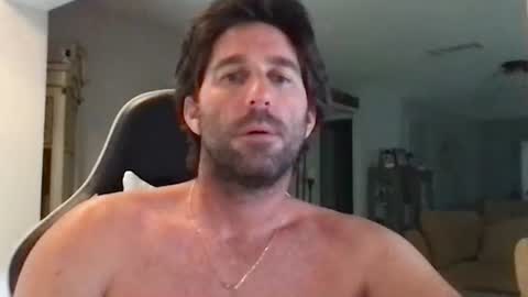 TravisKenn online show from October 29, 2025, 6:42 pm