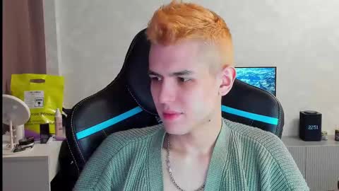 travisrivas online show from March 5, 2025, 7:49 pm