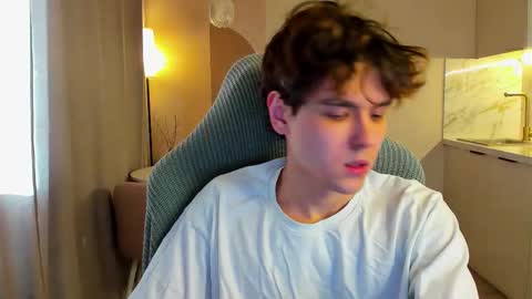 travisrivas online show from October 7, 2025, 6:32 am