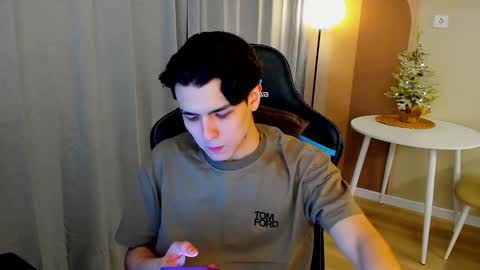 travisrivas online show from February 2, 2026, 1:37 am