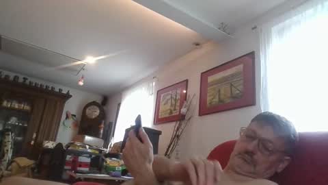 trebgeis1 online show from October 31, 2025, 1:01 pm