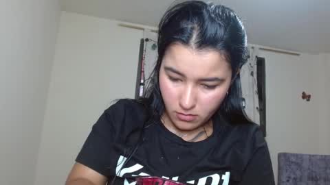 Snapshot of trebol_4 chatting on April 22, 2026, 9:27 pm trebol_4 online show from April 22, 2026, 9:27 pm