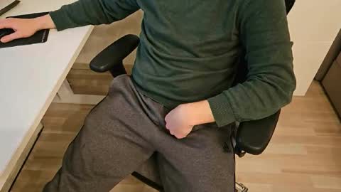 Snapshot of tree1989 chatting on January 12, 2025, 7:21 pm tree1989 online show from January 12, 2025, 7:21 pm