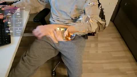 Snapshot of tree1989 chatting on December 18, 2025, 6:58 pm tree1989 online show from December 18, 2025, 6:58 pm