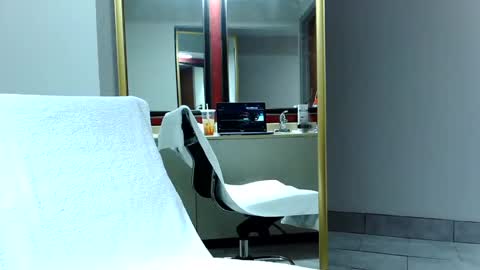 TreeBurner1 online show from November 18, 2025, 7:18 pm