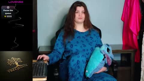 TreeJeanne online show from March 11, 2026, 1:55 am