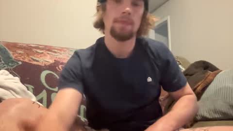 Snapshot of treeman817 chatting on December 24, 2024, 7:22 pm treeman817 online show from December 24, 2024, 7:22 pm