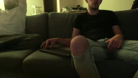 Trev Tone online show from December 3, 2025, 4:09 am