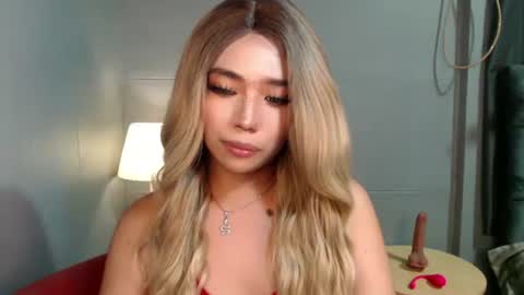 trexie_fucks15 online show from October 22, 2025, 1:22 pm