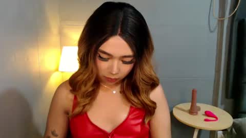 trexie_fucks15 online show from November 18, 2025, 4:33 pm