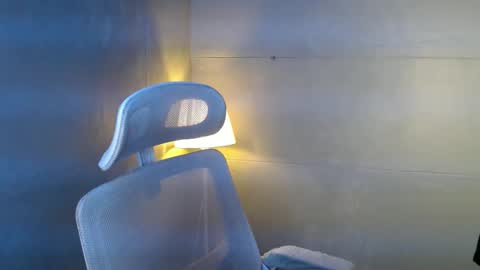 trexie_fucks15 online show from April 11, 2026, 4:22 pm