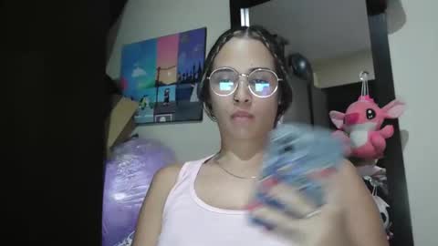 triana_bell online show from April 4, 2026, 1:26 am