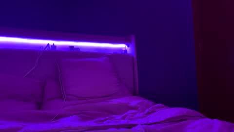 tricie_flor05 online show from December 1, 2025, 1:32 am