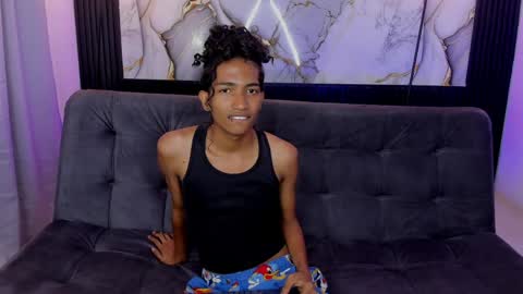 Snapshot of triiangel_latinboy chatting on June 4, 2026, 12:22 pm Johan online show from June 4, 2026, 12:22 pm