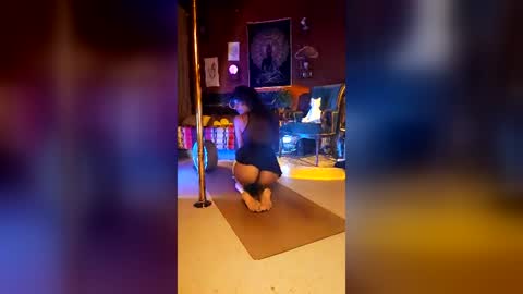 trinibaddie_areyoumydaddy online show from June 17, 2026, 5:21 am