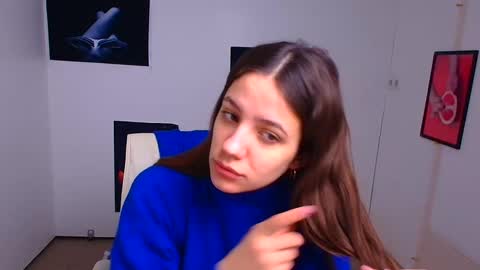 Snapshot of triniti_love chatting on January 6, 2025, 6:36 am Trinity online show from January 6, 2025, 6:36 am