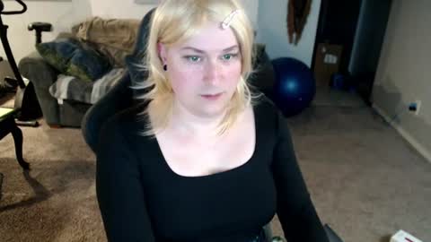 Snapshot of trinity_20 chatting on June 21, 2026, 5:54 am Trinityxxx online show from June 21, 2026, 5:54 am