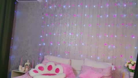 Luna online show from March 12, 2026, 6:47 pm
