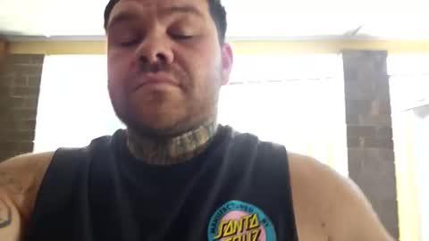 trio141995 online show from April 8, 2026, 3:17 am