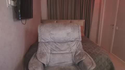 tripleprinces online show from February 22, 2025, 5:13 pm