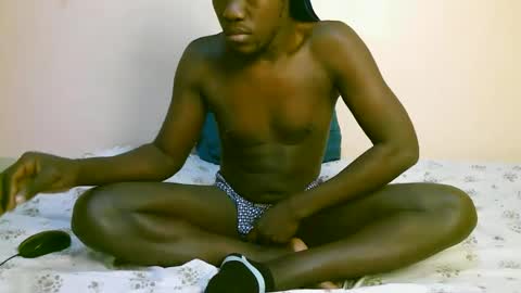 Trisboo5 online show from November 26, 2025, 3:24 pm