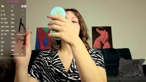 trixibell online show from November 27, 2025, 4:36 am