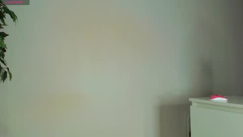 Snapshot of trixie_taylor chatting on April 23, 2026, 7:27 pm Trixie Taylor online show from April 23, 2026, 7:27 pm