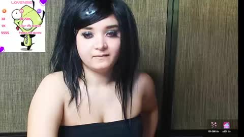 trixiedoescamcam online show from February 5, 2025, 10:33 pm