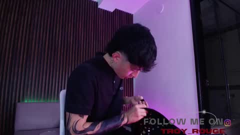 Snapshot of troy_rouge chatting on November 7, 2025, 7:25 pm Troy online show from November 7, 2025, 7:25 pm