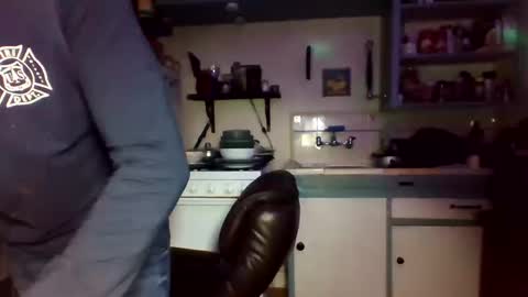 Snapshot of troystack41 chatting on October 14, 2025, 12:11 am troystack41 online show from October 14, 2025, 12:11 am