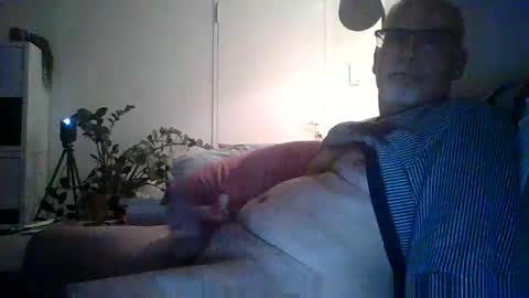 trukturk online show from December 4, 2025, 9:34 pm