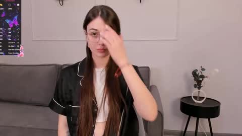 Trula online show from April 30, 2026, 7:42 pm