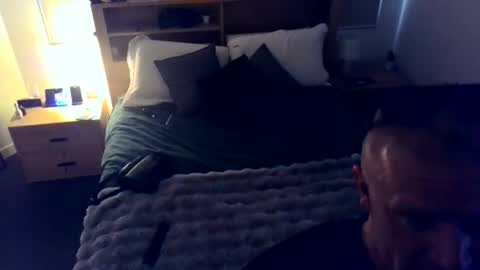 DirtyAuscouple online show from April 19, 2026, 3:17 am