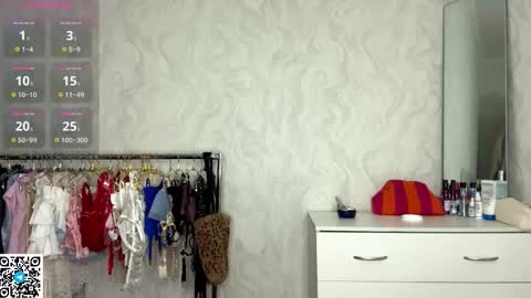 Snapshot of try_skip_me chatting on November 7, 2025, 3:34 pm Molly online show from November 7, 2025, 3:34 pm