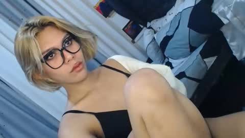 Snapshot of ts_tatiana chatting on October 5, 2025, 12:09 am billie online show from October 5, 2025, 12:09 am