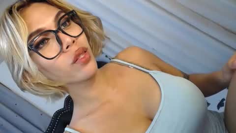 Snapshot of ts_tatiana chatting on October 13, 2025, 10:54 pm billie online show from October 13, 2025, 10:54 pm