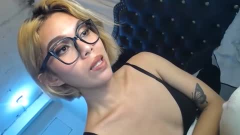 Snapshot of ts_tatiana chatting on November 4, 2025, 7:29 am billie online show from November 4, 2025, 7:29 am