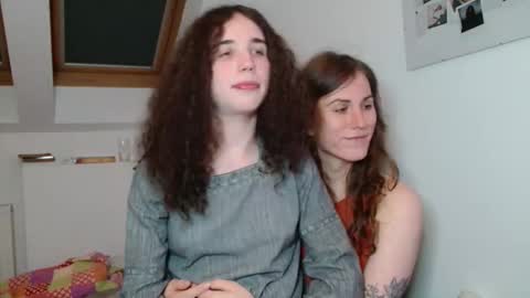 TSBubbles online show from October 16, 2025, 8:32 pm