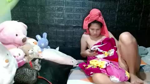 SHENA  online show from April 17, 2026, 5:27 pm