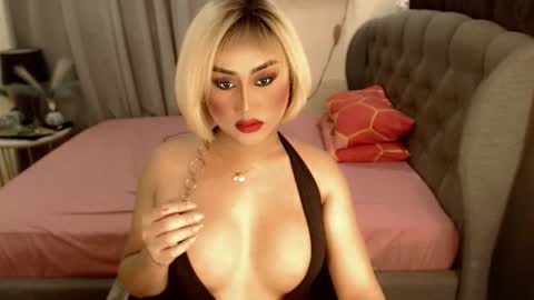 SEDUCTIVEmistresCUMS online show from October 14, 2025, 1:28 am