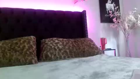 TsKendallVuittonxo online show from October 9, 2025, 8:29 pm