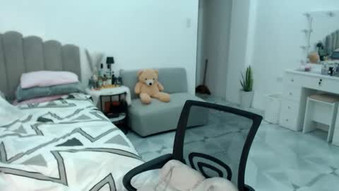  Love Marie  online show from February 16, 2026, 6:59 pm