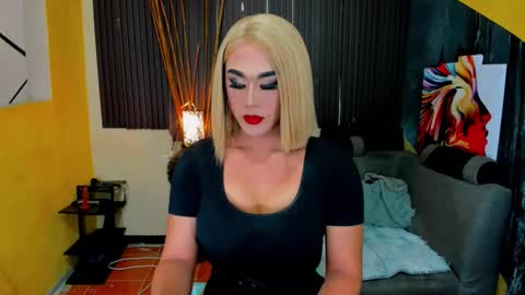 Snapshot of tsmamahmerslove chatting on January 18, 2026, 8:23 pm Nicoleeee online show from January 18, 2026, 8:23 pm